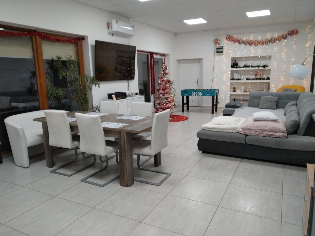 דברצן Silver Dream Apartmanhaz מראה חיצוני תמונה